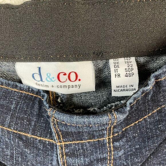 D&Co. Stretch Fit Cripped Denim Jeans Size 14P EUC - Picture 4 of 5